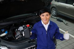 <b>友成汽车修理服</b>